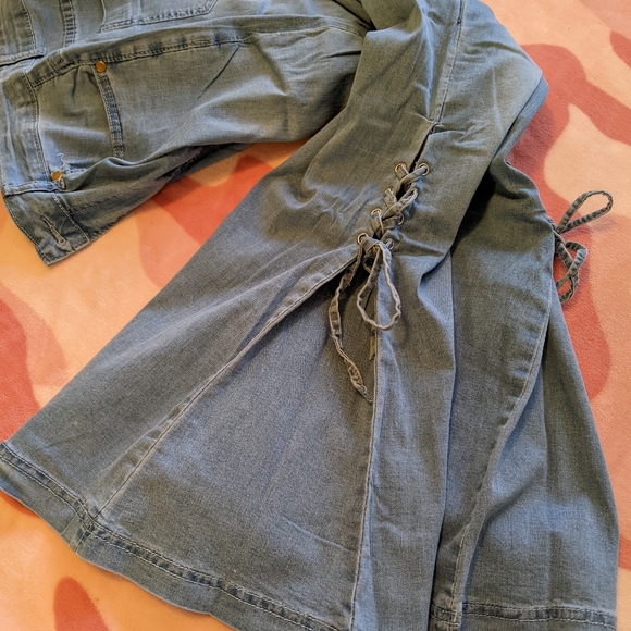 Tie Flair Jeans - Picture 2 of 6